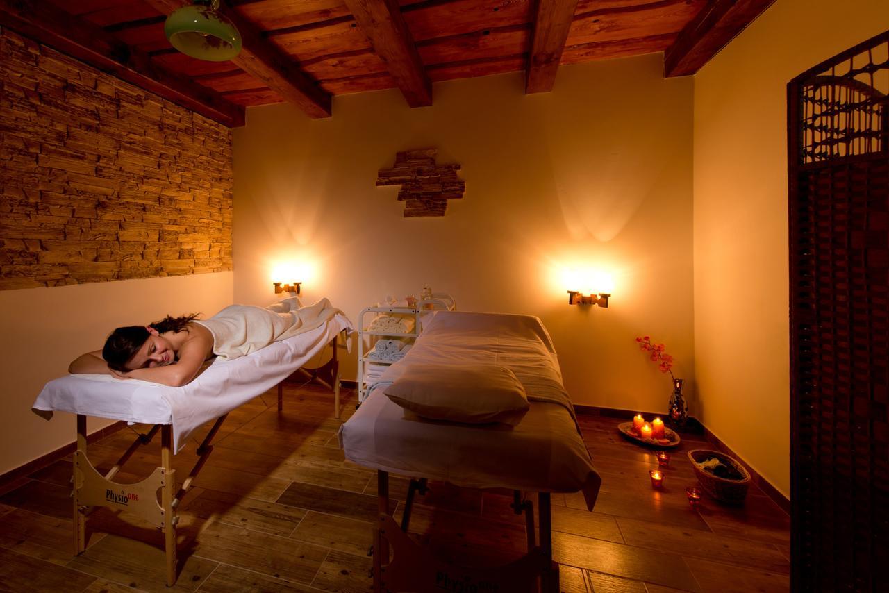 Hotel Tri Vezicky Střítež Kültér fotó